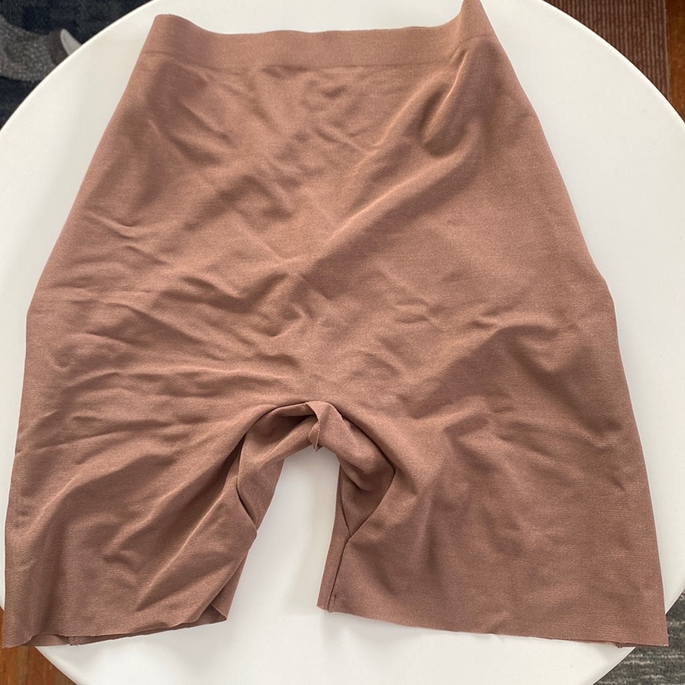 SKIMS Sheer Sculpt Low Back Short